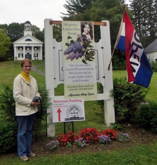 2-560-km-me-with-outdoor-sign