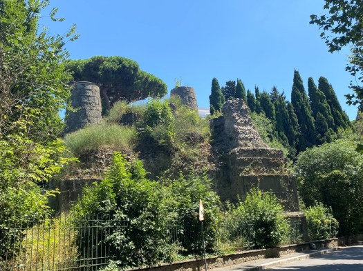 “Tomb of the Four Thimbles”